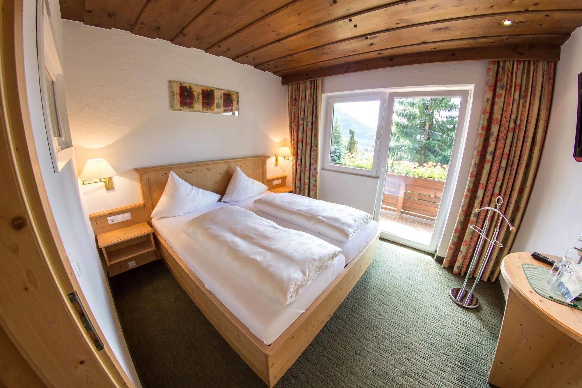 Schi- Und Wanderhotel Berghof Bad Kleinkirchheim Exterior foto