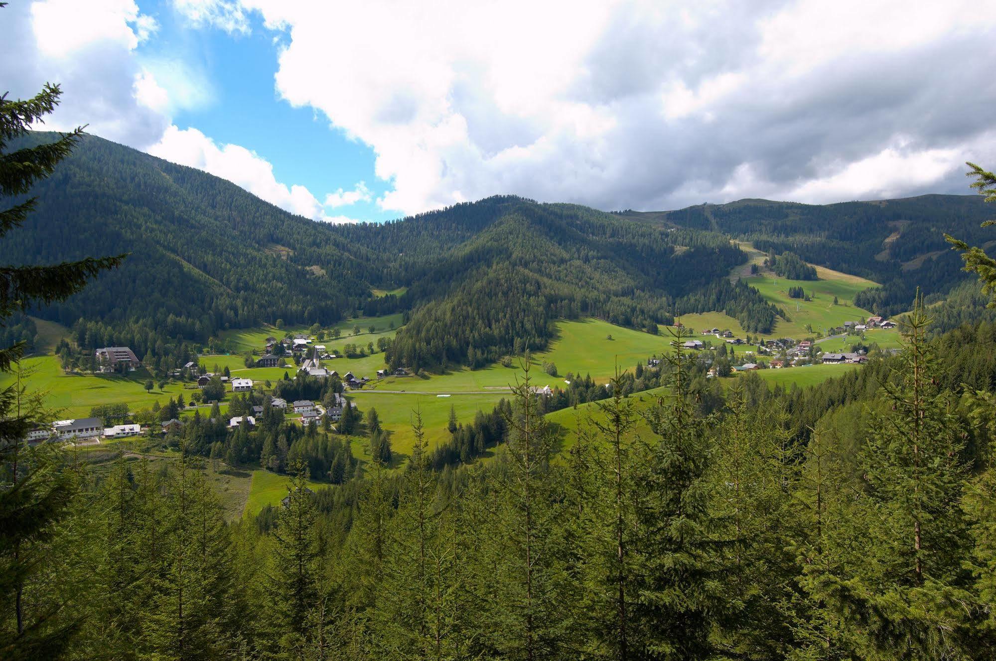 Schi- Und Wanderhotel Berghof Bad Kleinkirchheim Exterior foto